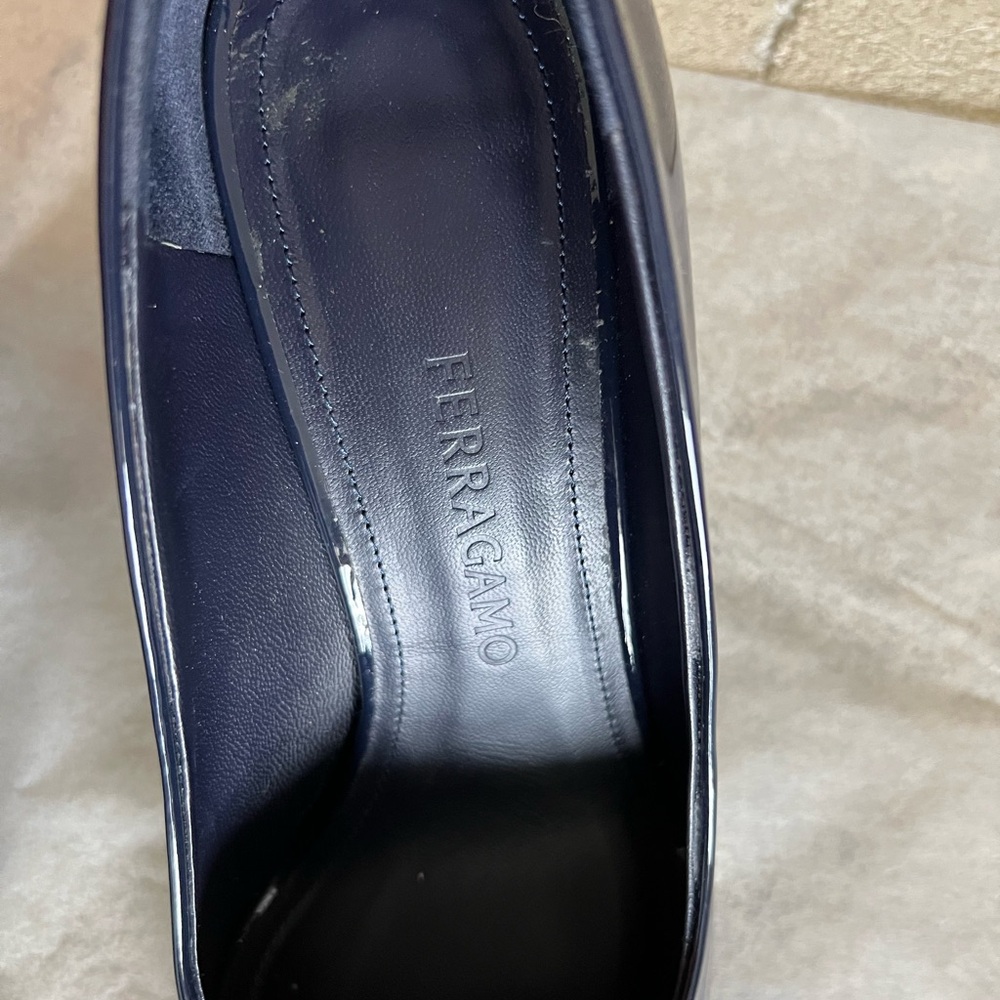 Salvatore Ferragamo Dark Navy Pointed Heels in a size 10 Medium…EUC - Picture 9 of 15